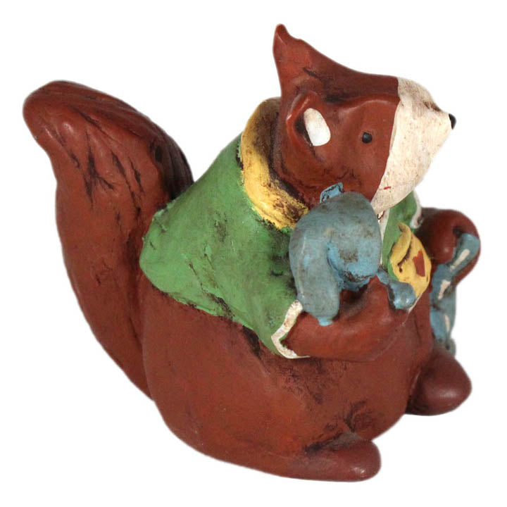 Annekabouke squirrel with doll figurine right side view
