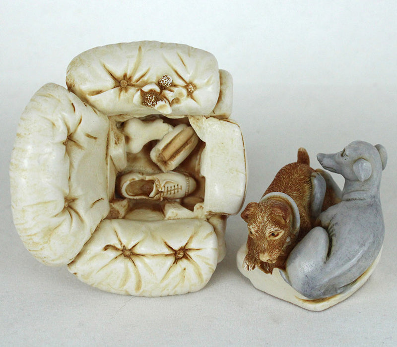 Harmony Kingdom TJHIDO2 Danger's Darlings dogs on chair Treasure Jest, interior and top view