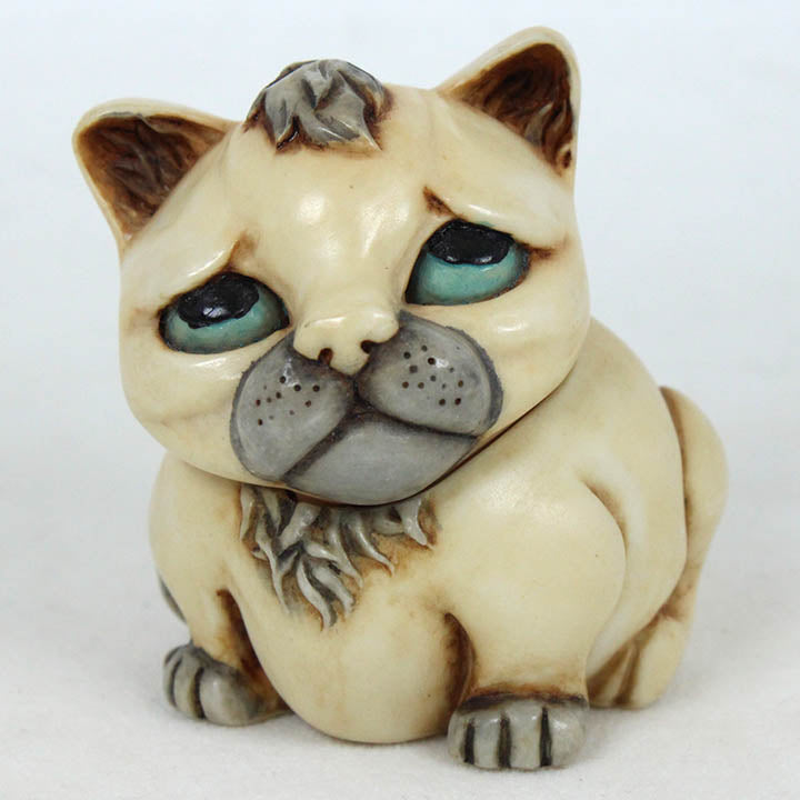 Harmony Ball Kingdom Mouser cat kitten, front view