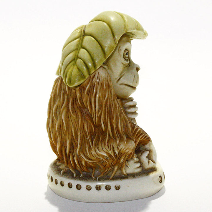 harmony kingdom pongo's palm orangutan right side view showing part of code on base