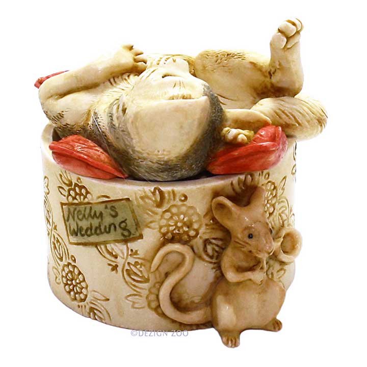 Harmony Kingdom Reboux cat in hat box treasure jest - side view showing top of cat's head, box label and mouse