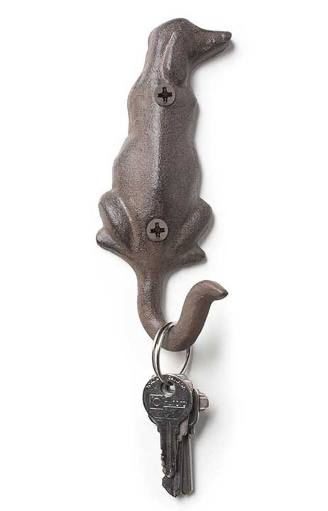 dog shaped cast iron wall hook with keys