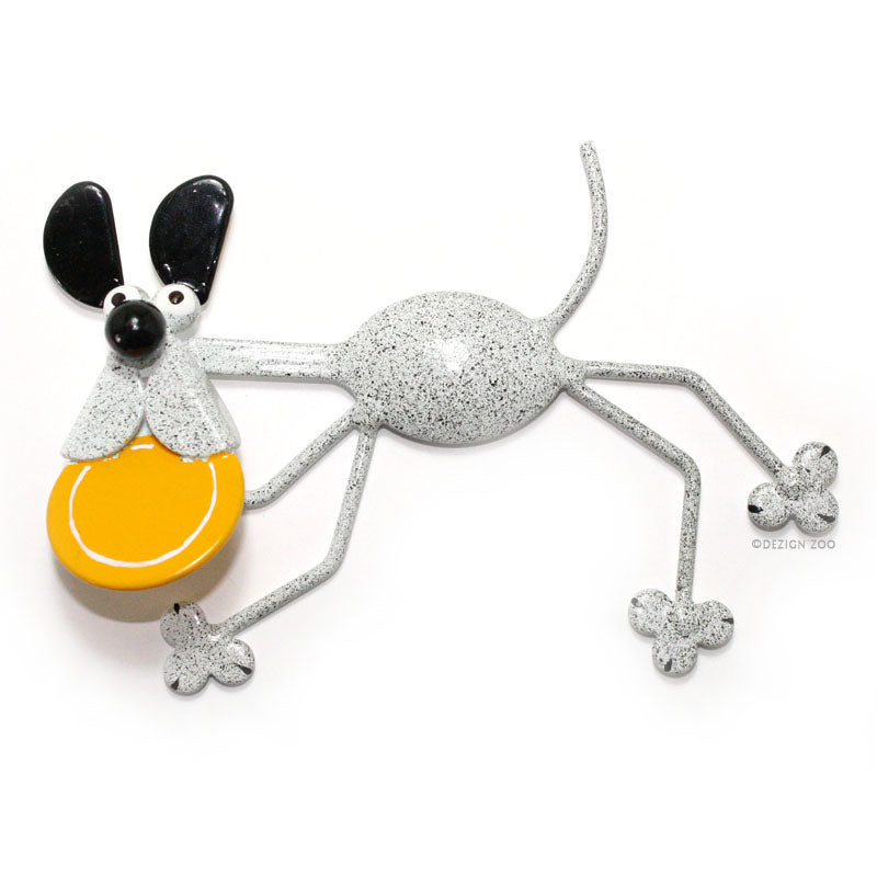 metal dog with frisbee spoon sculpture magnet