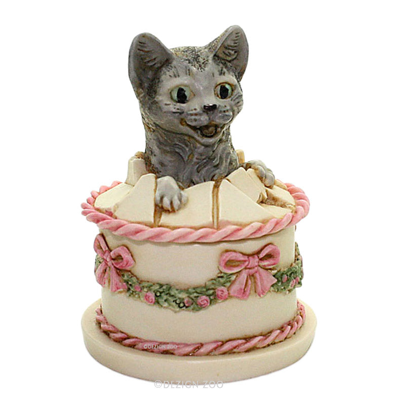 harmony kingdom gateau cat in birthday cake